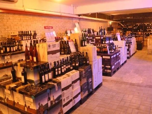 WW Wine Warehouse WW Wine Warehouse