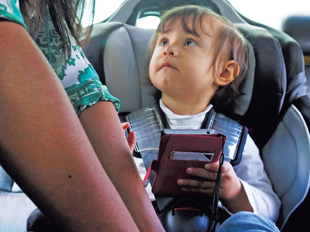 niña camioneta niña camioneta