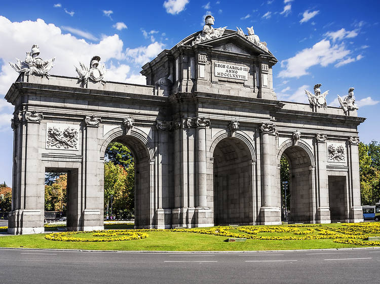 Las dos caras de la Puerta de Alcalá