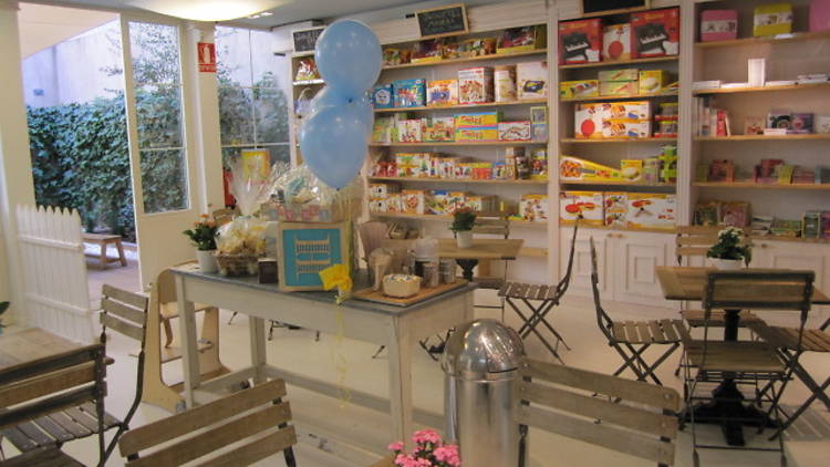 Child-friendly cafés