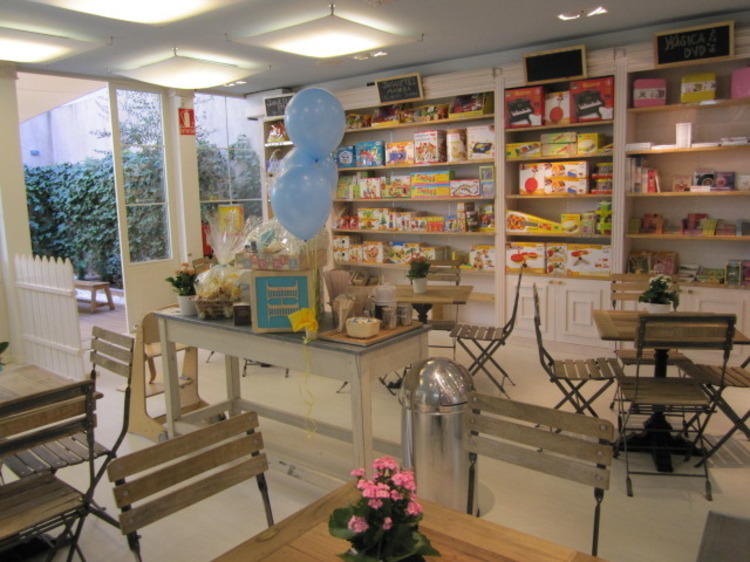 Child-friendly cafés