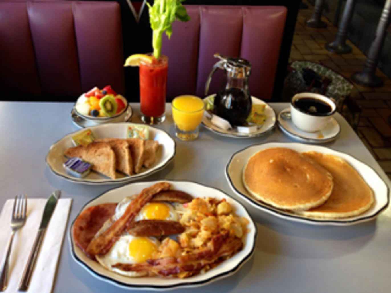 17 Best Cheap Brunch Places in NYC