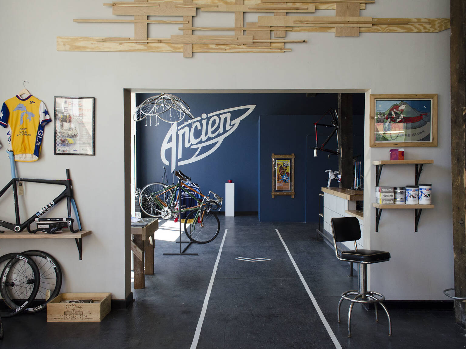 Bike shops in Chicago for road bikes, mountain bikes and parts