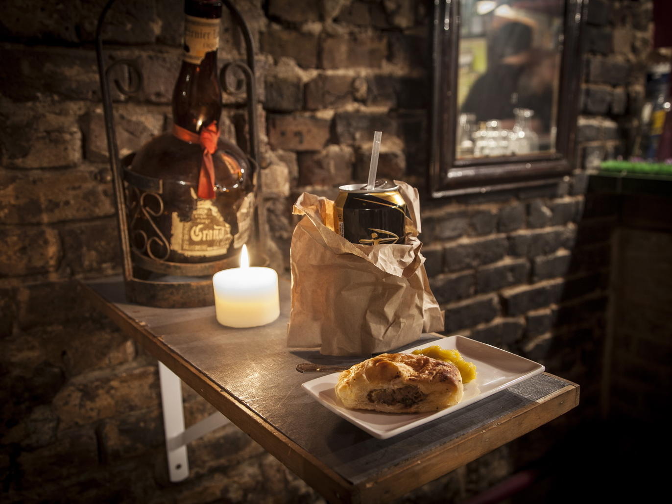 quiet-bars-in-london-for-a-peaceful-drink