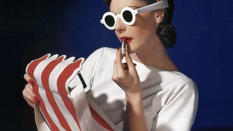Horst P Horst (Muriel Maxwell, American Vogue cover, July 1, 1939)
