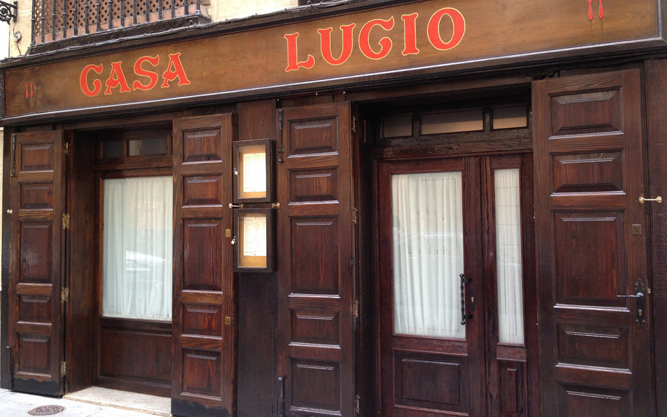 Casa Lucio, el hogar de los huevos estrellados más famosos de Madrid