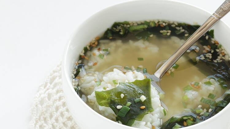 Sopa de algas (Corea)