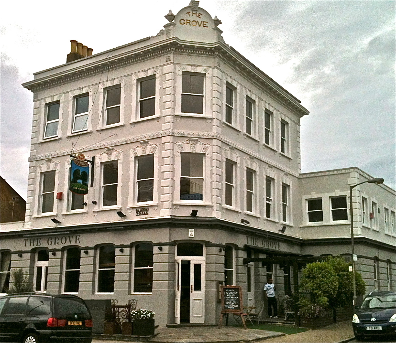 Grove Bars and pubs in Balham London