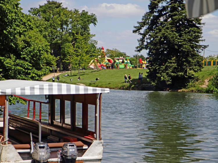 Bois de Boulogne Châlet des îles restaurant bar lounge