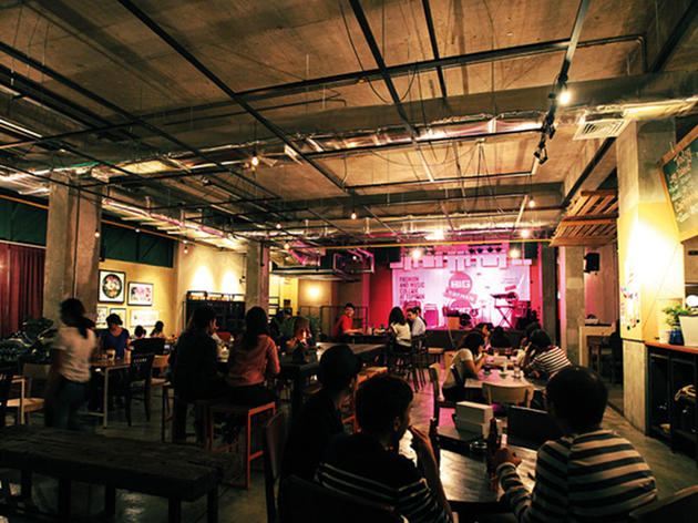 The Bee Publika The Bee Publika