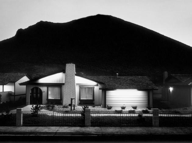 (Lewis Baltz, 'Model Home, Shadow Mountain Nevada', 1977 / © Lewis Baltz, courtesy Galerie Thomas Zander, Cologne)