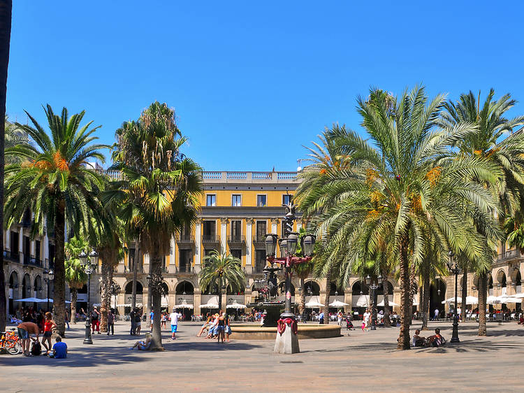 Pasar unas horas en Plaça Reial