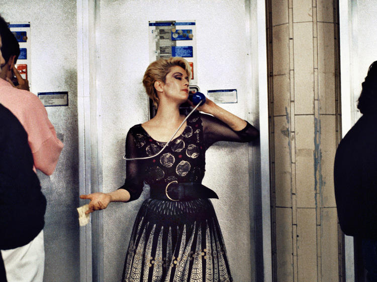 52 old-timey photos of Underground life by Bob Mazzer