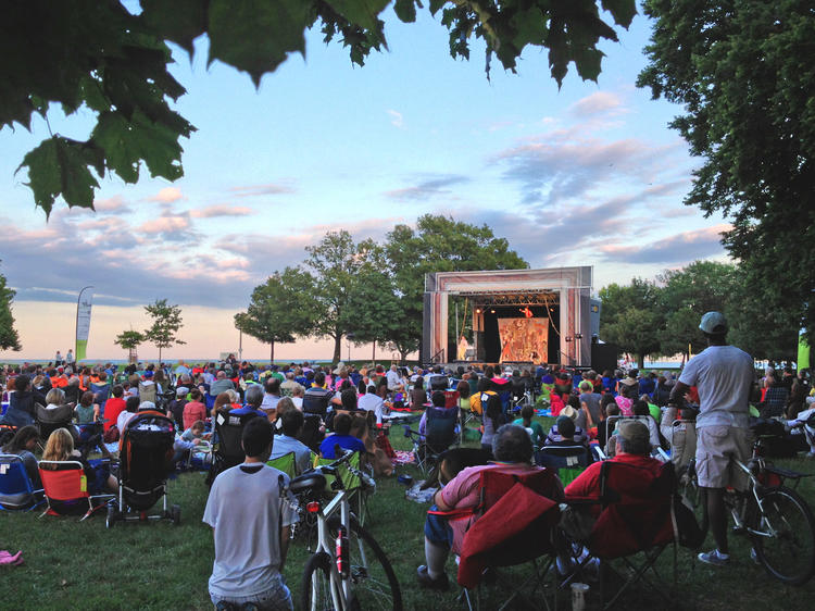 Cheap (or free!) outdoor theater in Chicago