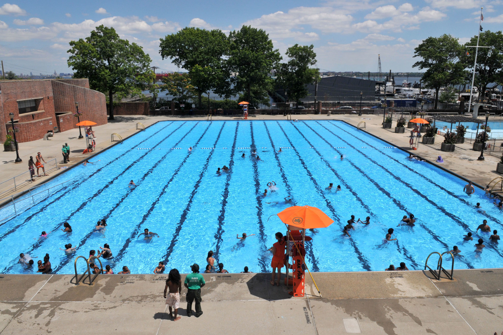 singles de west new york pool opening hours