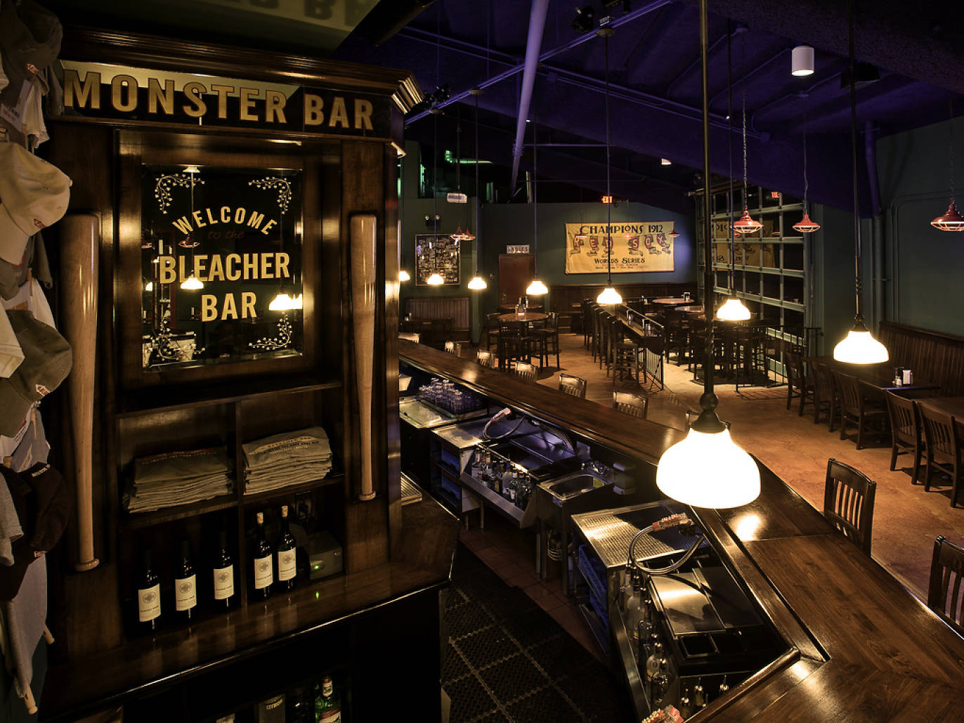 Best Sports Bars in Boston 2020 11 Spots with Big Screens, Food