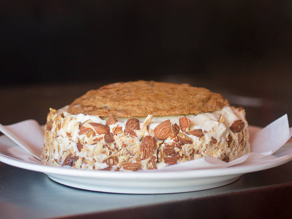 8 great ice cream sandwiches in Chicago