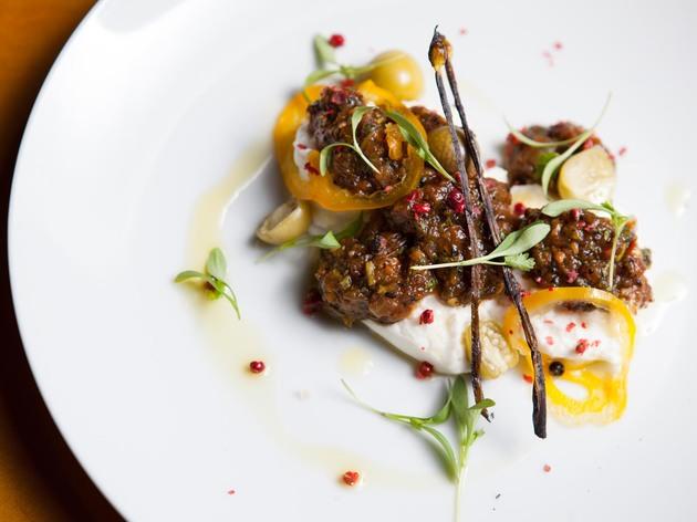 Burrata y tomate at Corazon Y Miel
