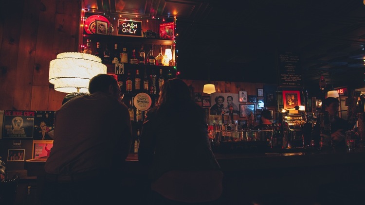 Drink without the fuss at a dive bar