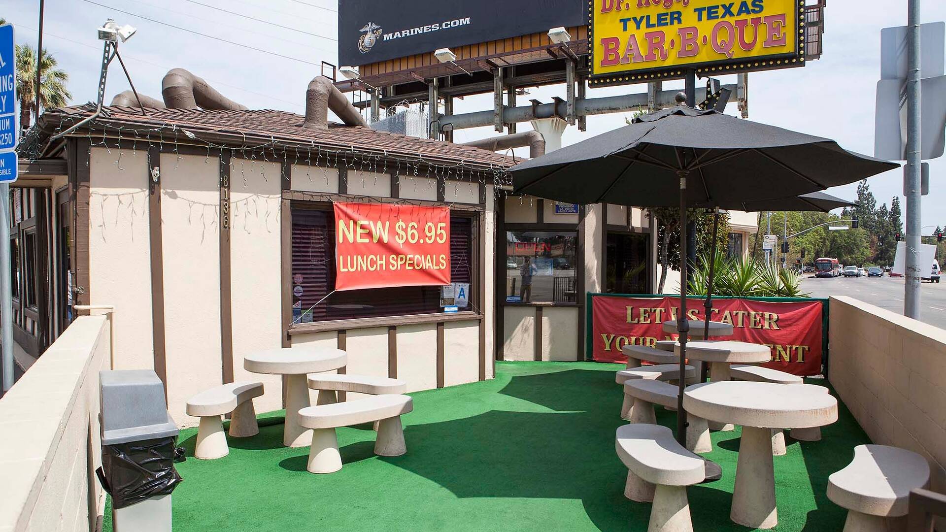 Dr. Hogly Wogly's Tyler Texas BBQ Restaurants in San Fernando Valley