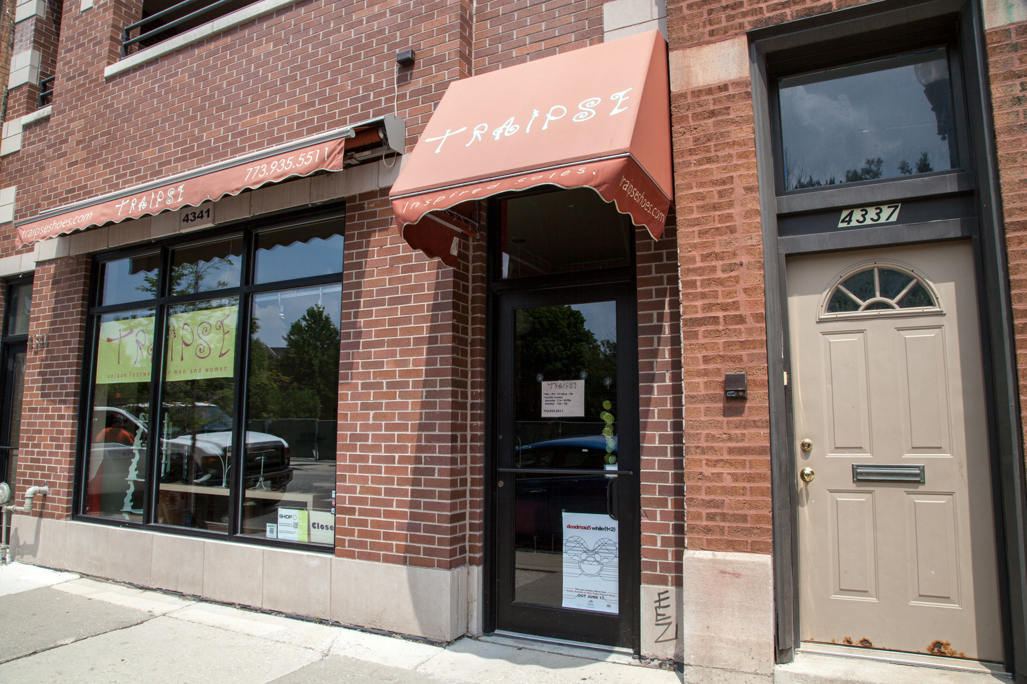 Traipse Shopping in North Center, Chicago