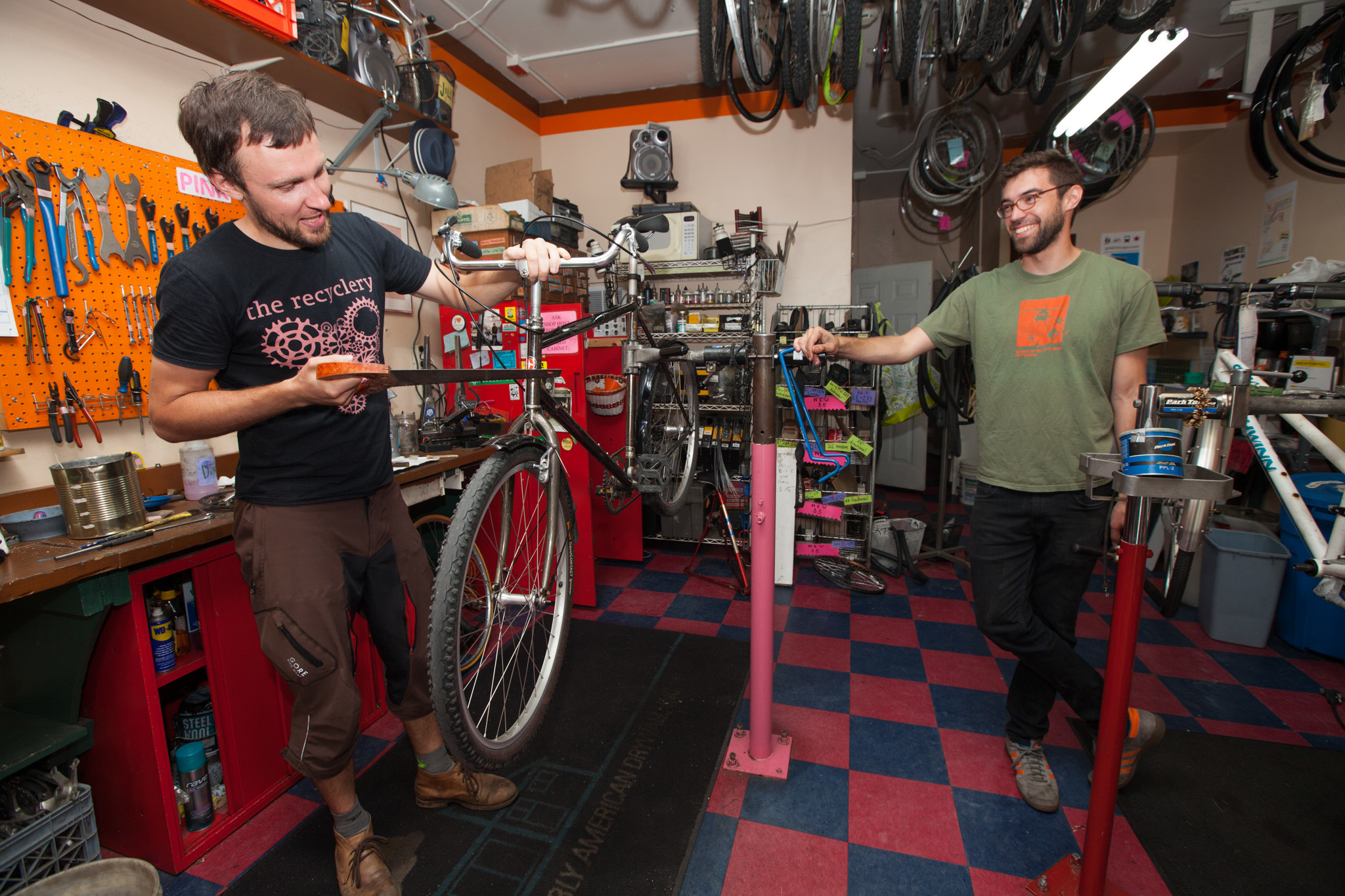 Bike shops in Chicago for road bikes, mountain bikes and parts