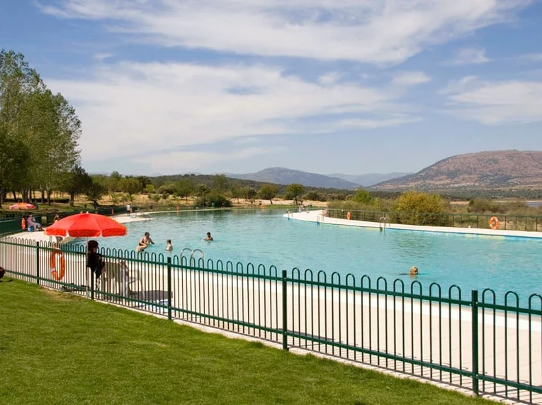 Piscina de Riosequillo