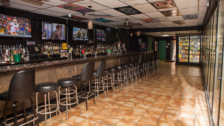 Chicago’s most-loved bar: Go Tavern and Liquors