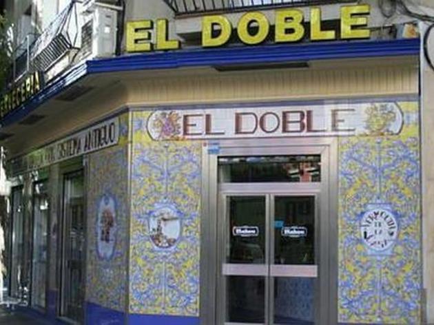 Fachada de El Doble Fachada de El Doble
