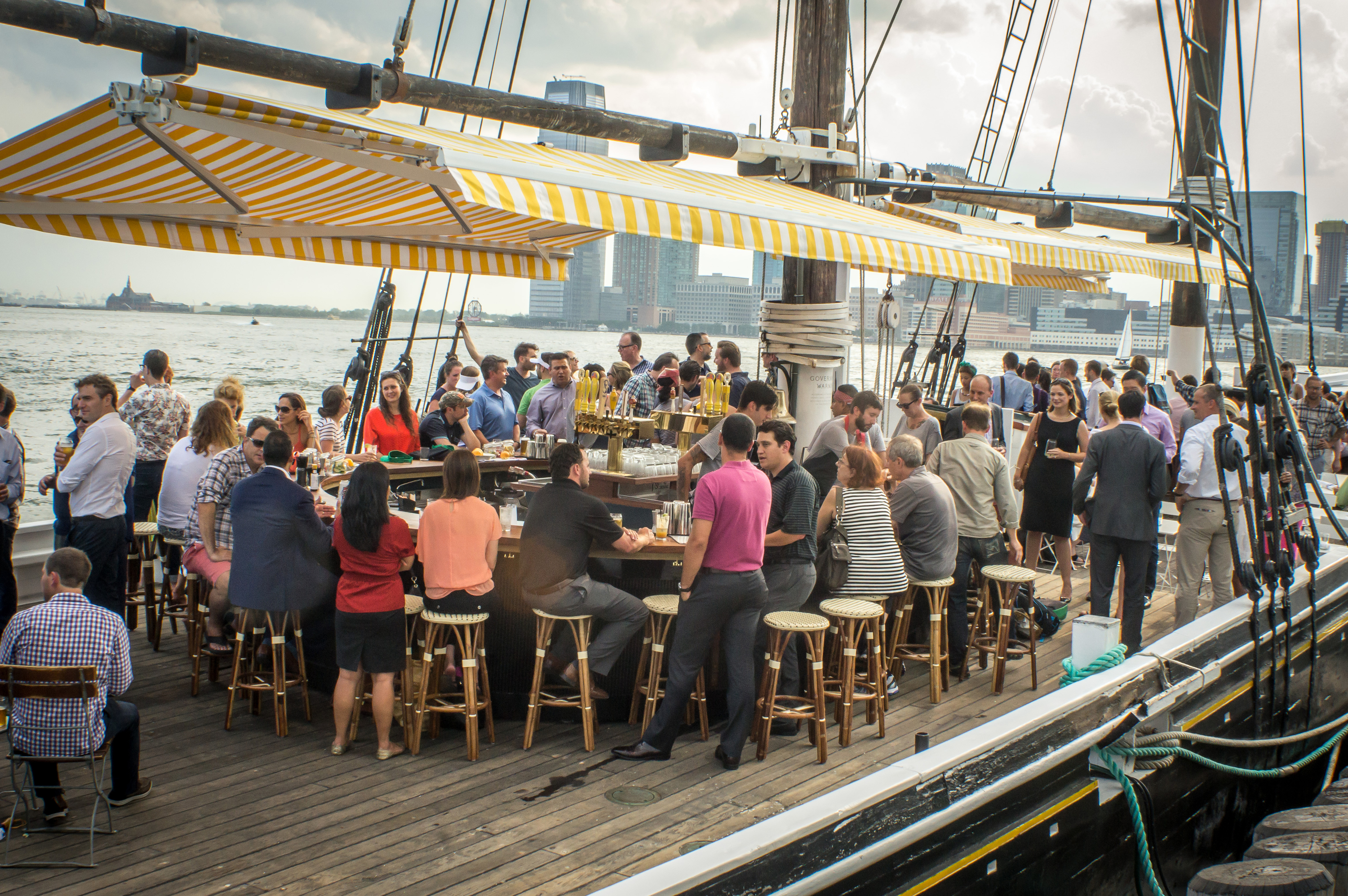 6 Best Boat Bars in NYC for Drinking On the Water