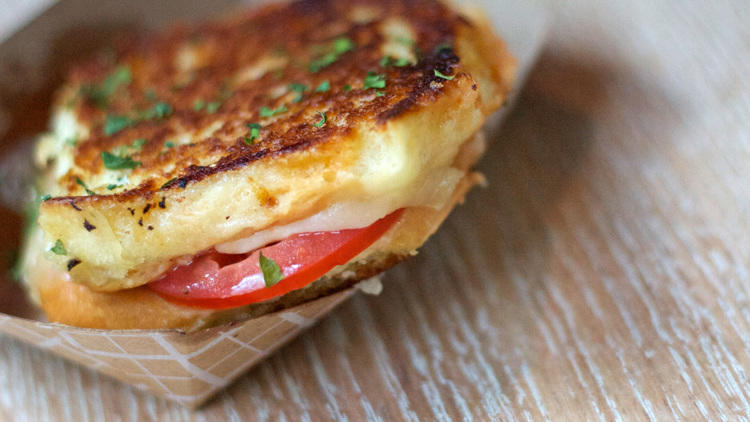 Grilled cheese and tomato 