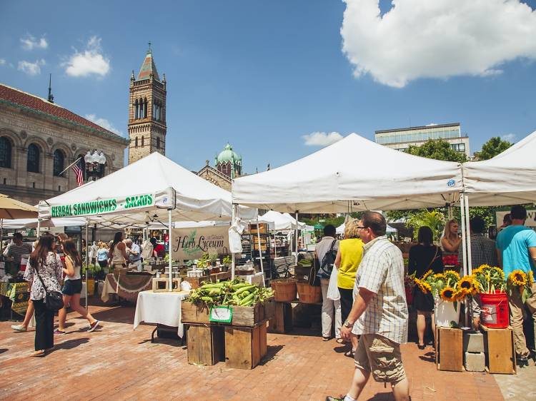 Boston Farmers Market Guide for Local Produce and Goods