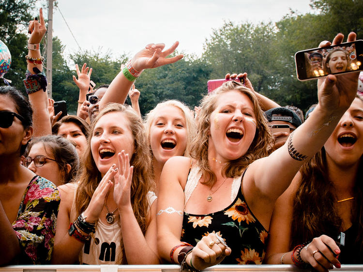 Lollapalooza - Your 2022 Lineup is here! 🙌 4-Day Tickets on sale now. www. lollapalooza.com