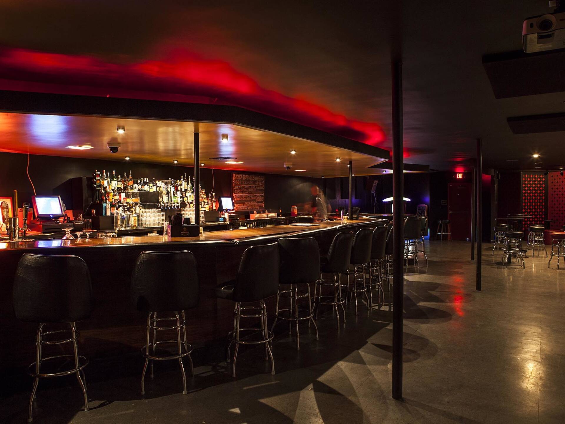 25 Best Dive Bars Los Angeles Has to Offer