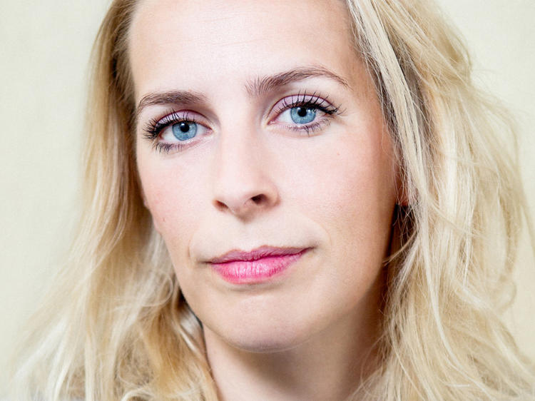 Sara Pascoe vs History