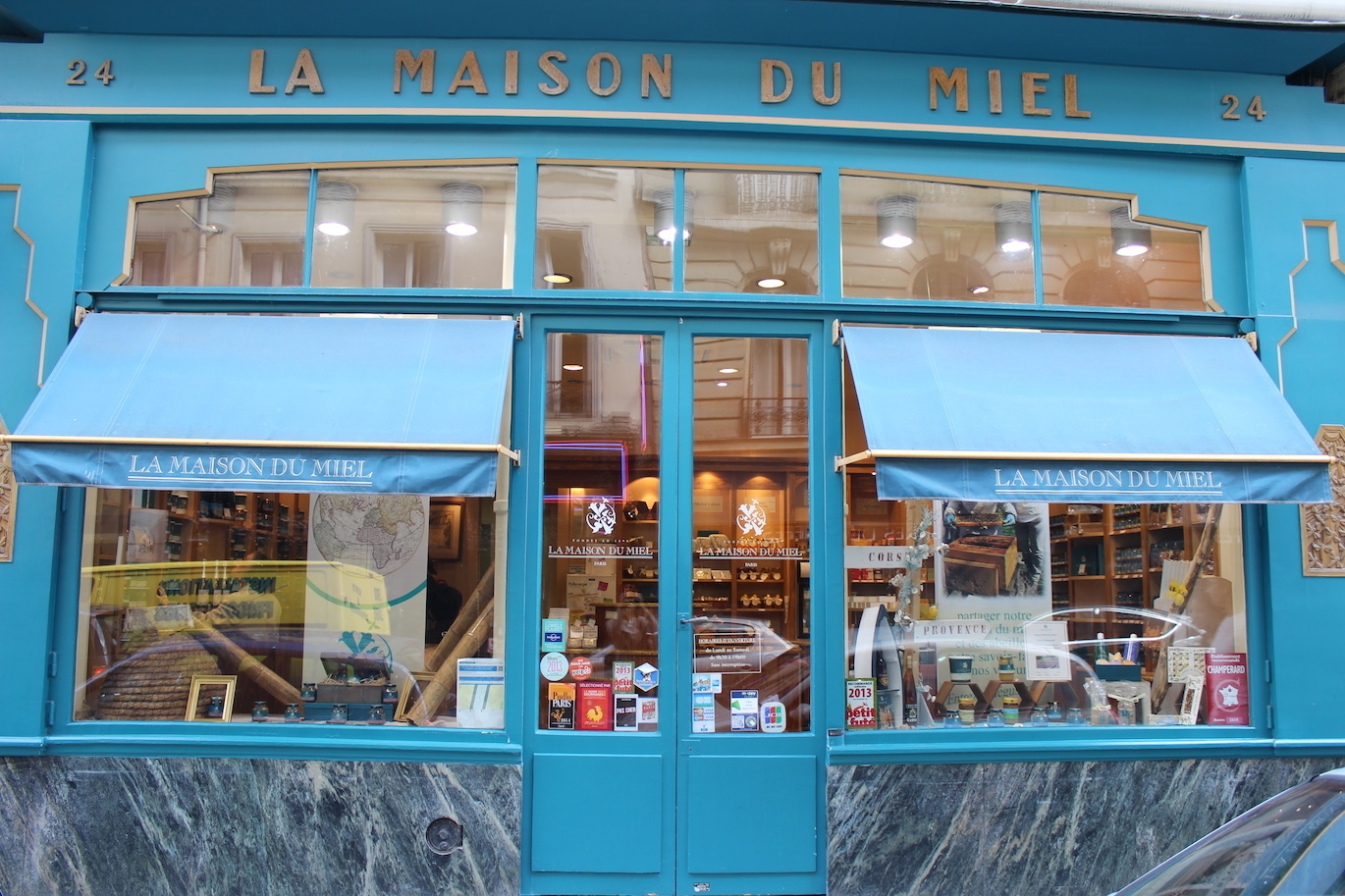 La maison. Ла Мейсон Челябинск. Маленький магазинчик «la Maison du Pastel». La Maison shop. La Maison магазин Владивосток.