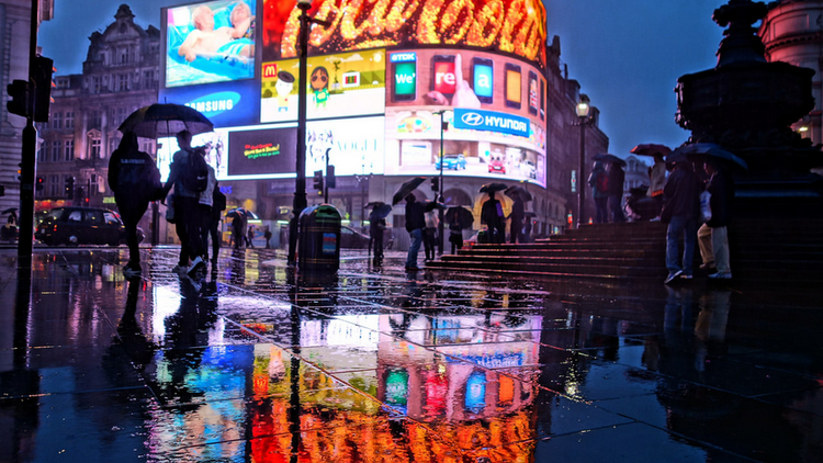 Wet night at Piccadilly Circus