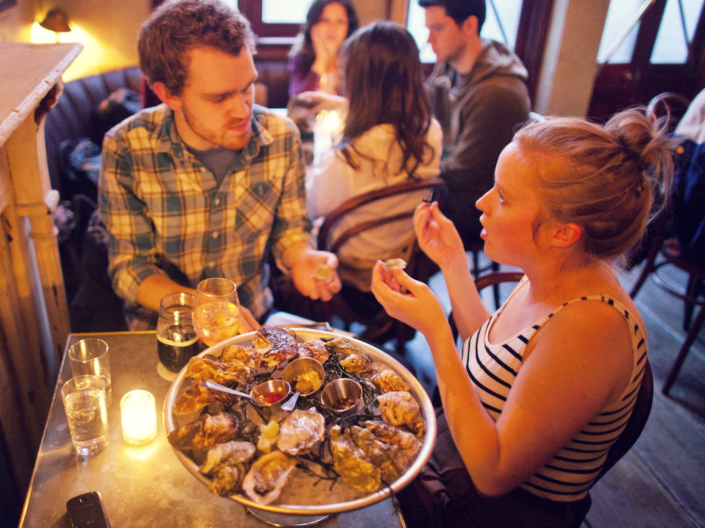 Best Oyster Happy Hours in NYC for Stellar Shellfish