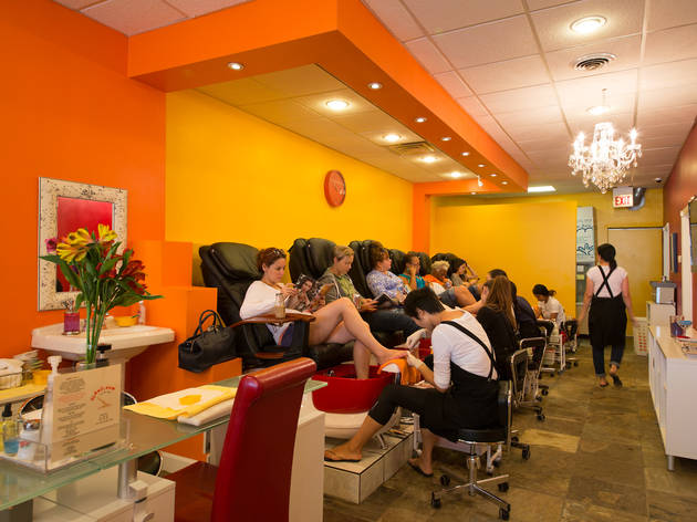 Nail Salons In Chicago For Manicures Pedicures And Nail Art