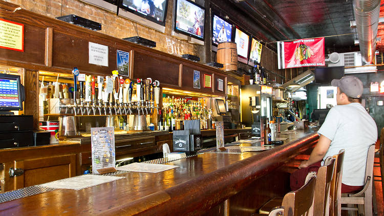 Kasey's Tavern is one of the best South Loop bars.