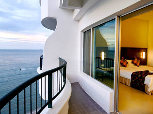 Flamingo By The Beach Penang Hotels In Tanjung Tokong Penang