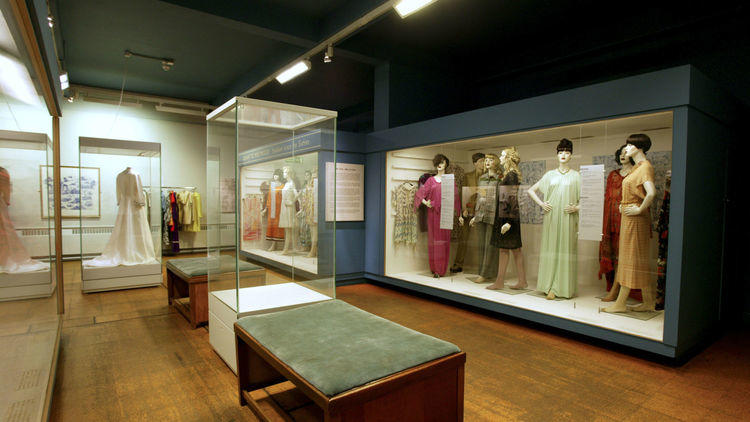 Gallery of Costume, Manchester, Display