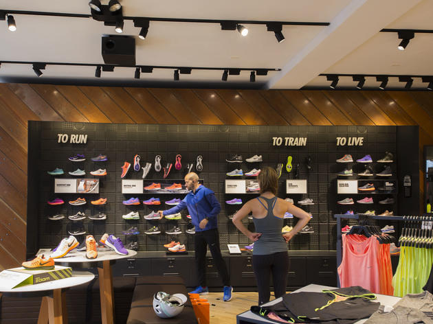 nike store running