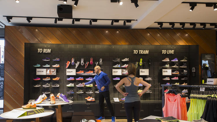 Nike running best sale store near me