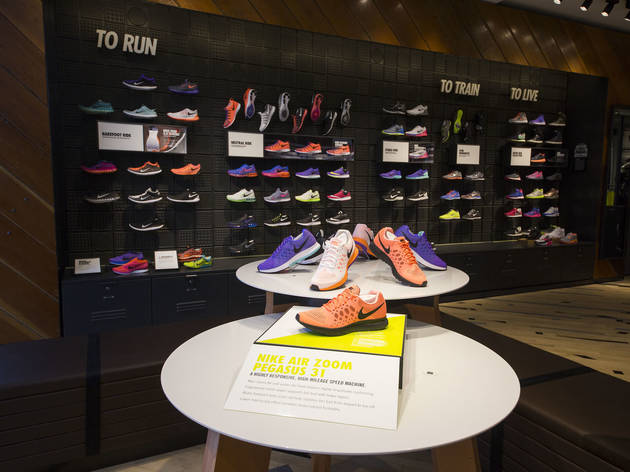 nike store chicago address