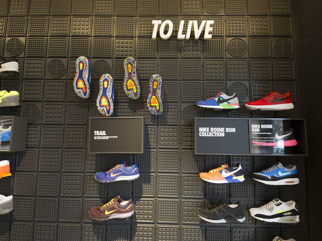 run on shoes store