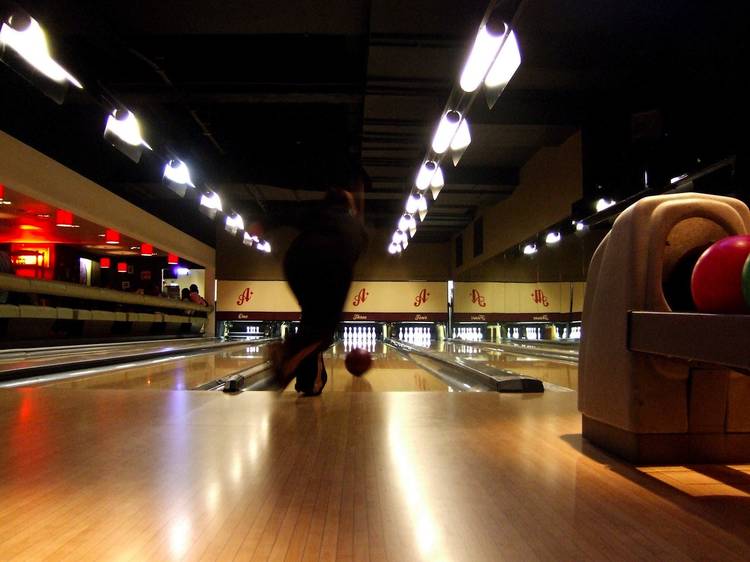 Get some 1960s-style strikes in at Bloomsbury Bowling Lanes