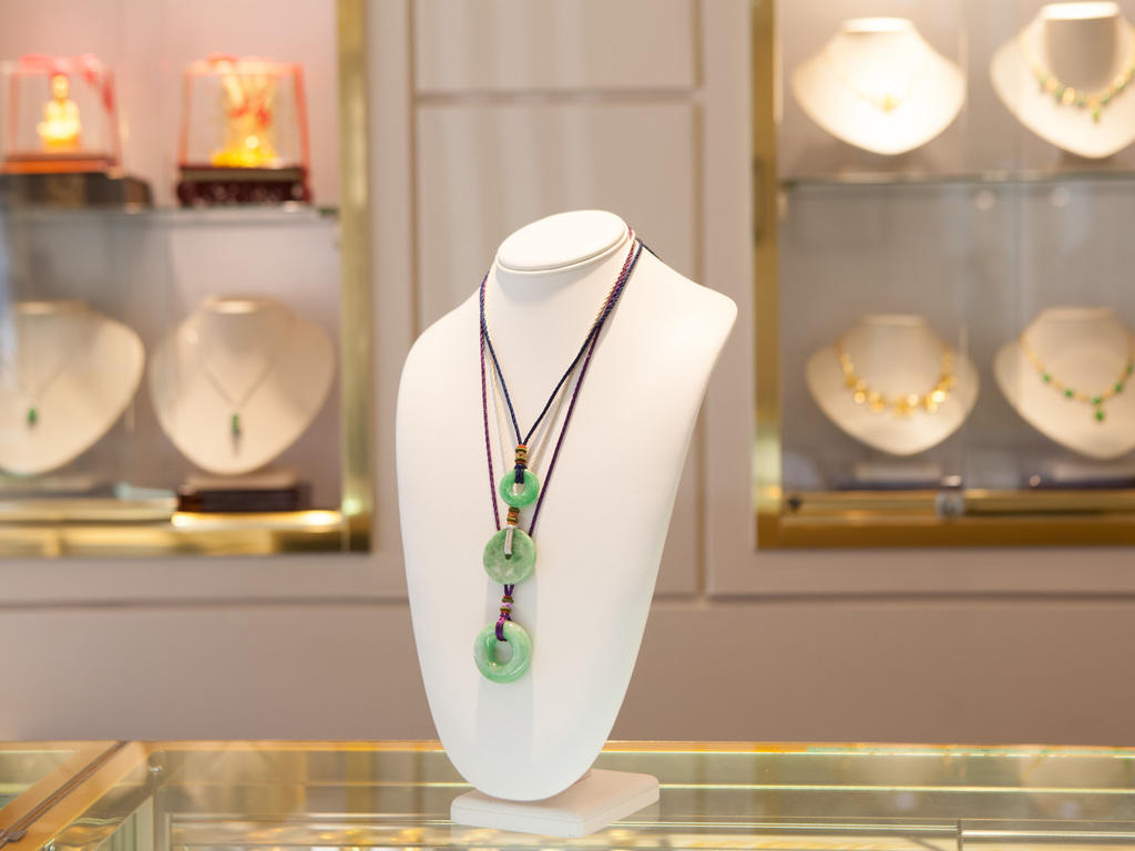 The Best Chinatown Shops From Jewelry Stores To Candy Shops