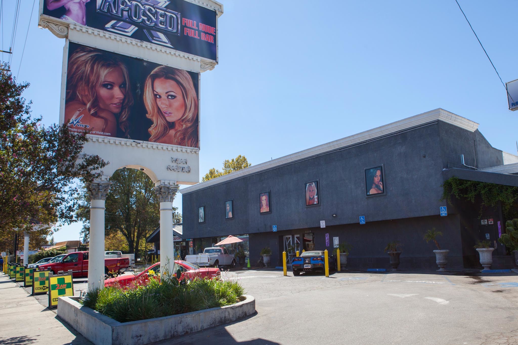 san fernando valley swinger clubs