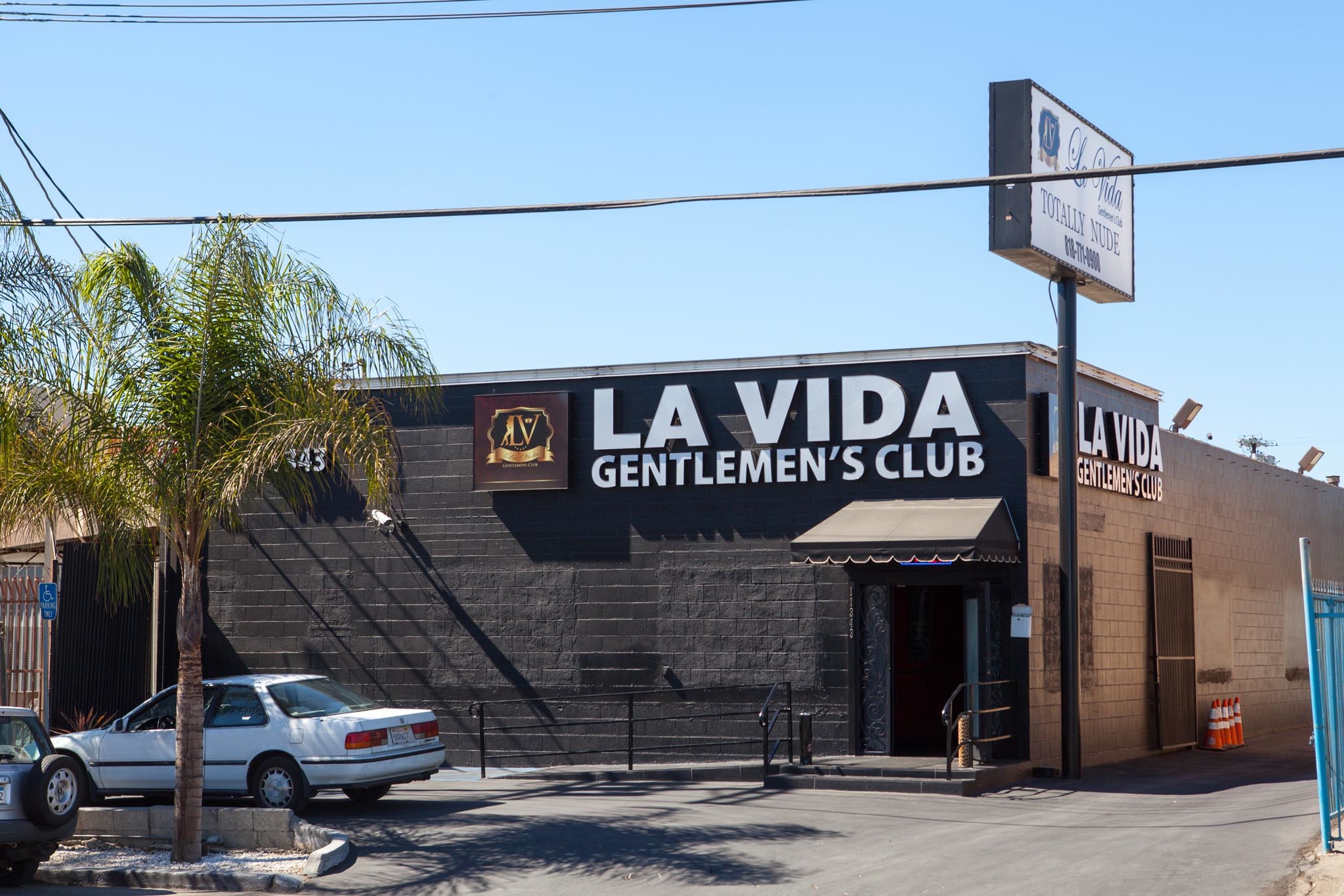 La Vida | Sex and dating in San Fernando Valley, Los Angeles